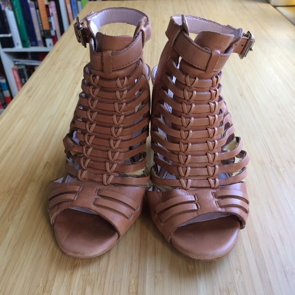 🟣 2/$10 Vince Camuto Effel Sandal - Fudge (4.5) - Picture 4 of 12